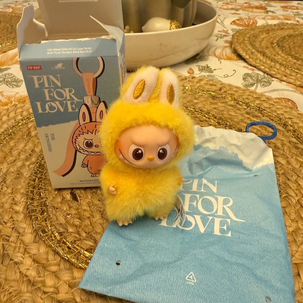 P mini labubu